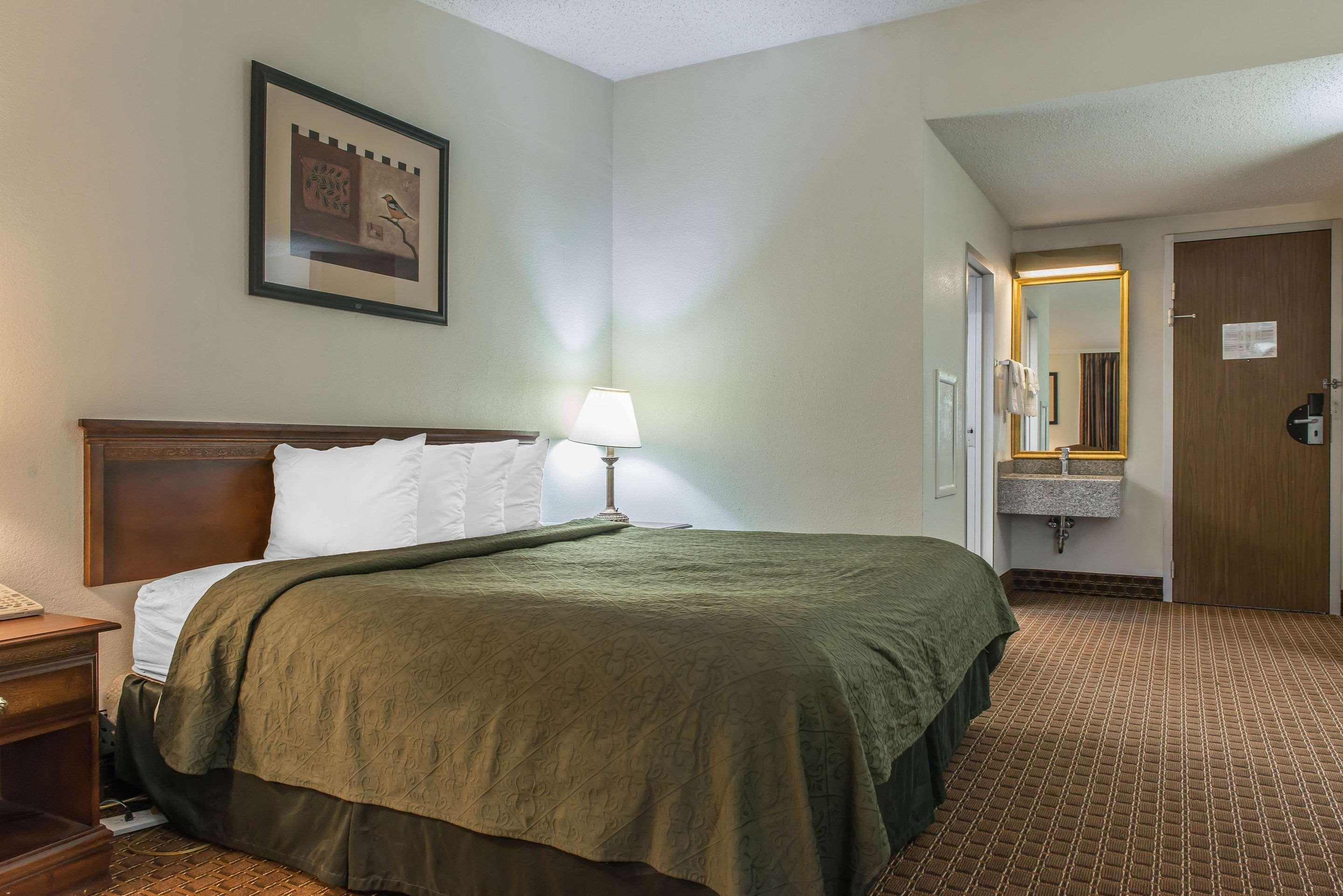 Rodeway Inn Brookville Bagian luar foto