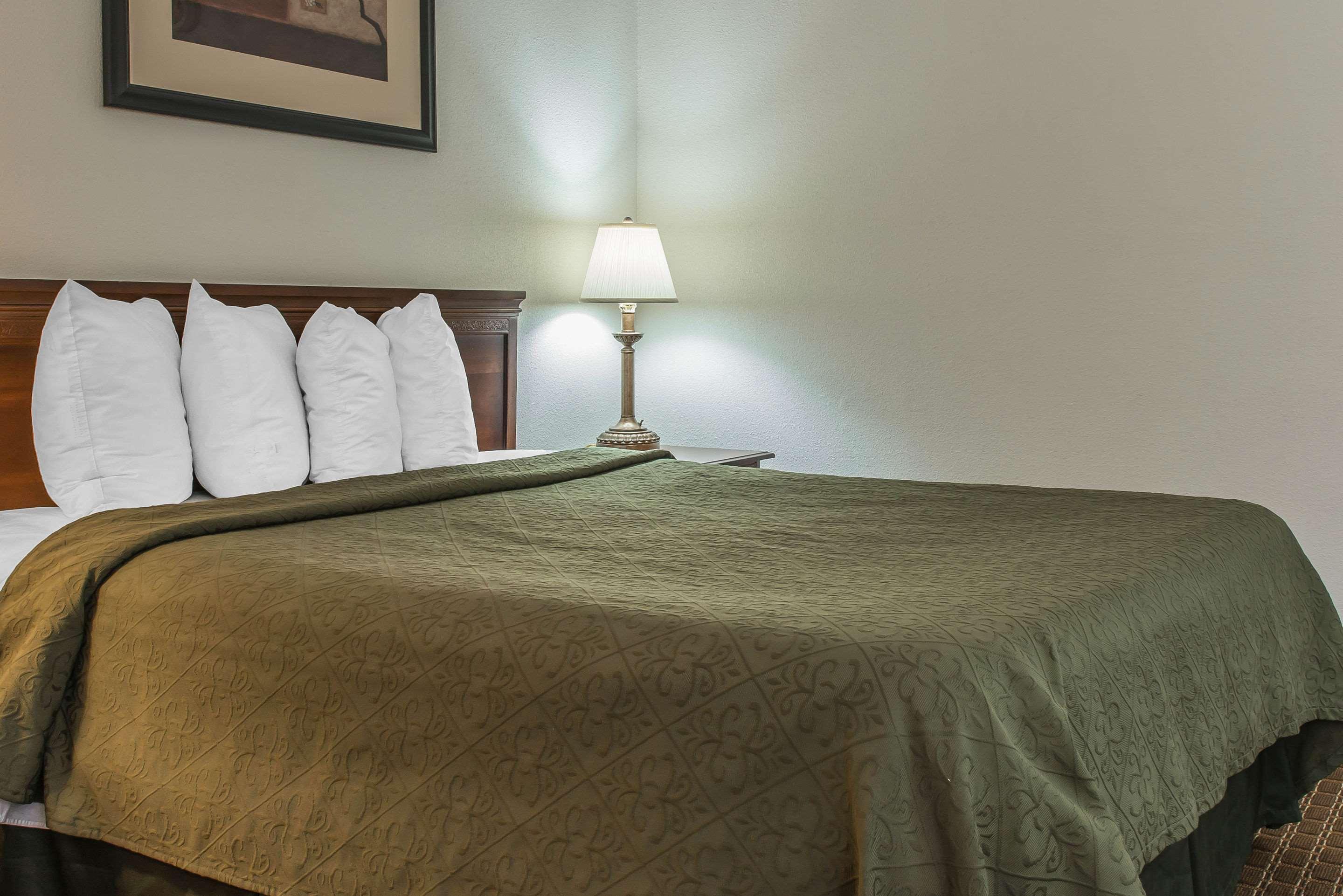 Rodeway Inn Brookville Bagian luar foto