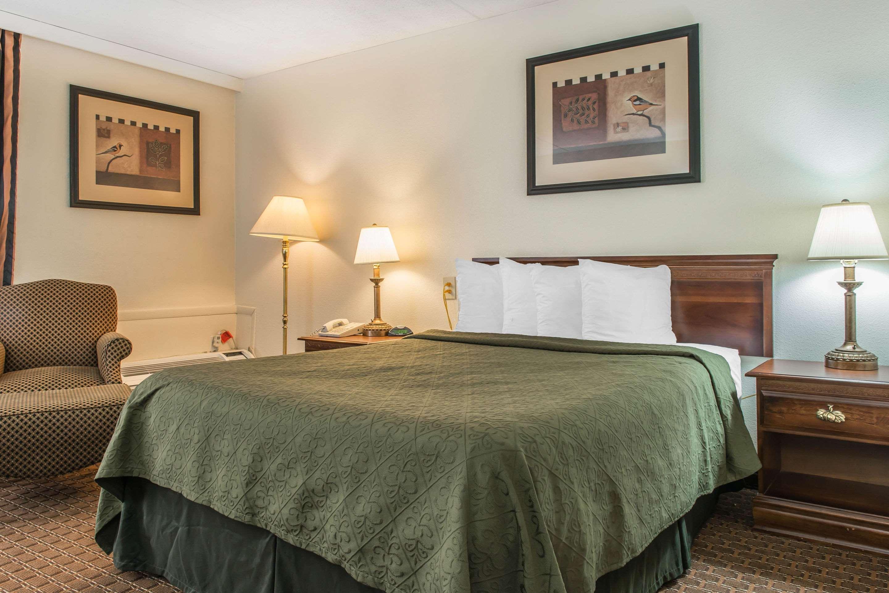 Rodeway Inn Brookville Bagian luar foto