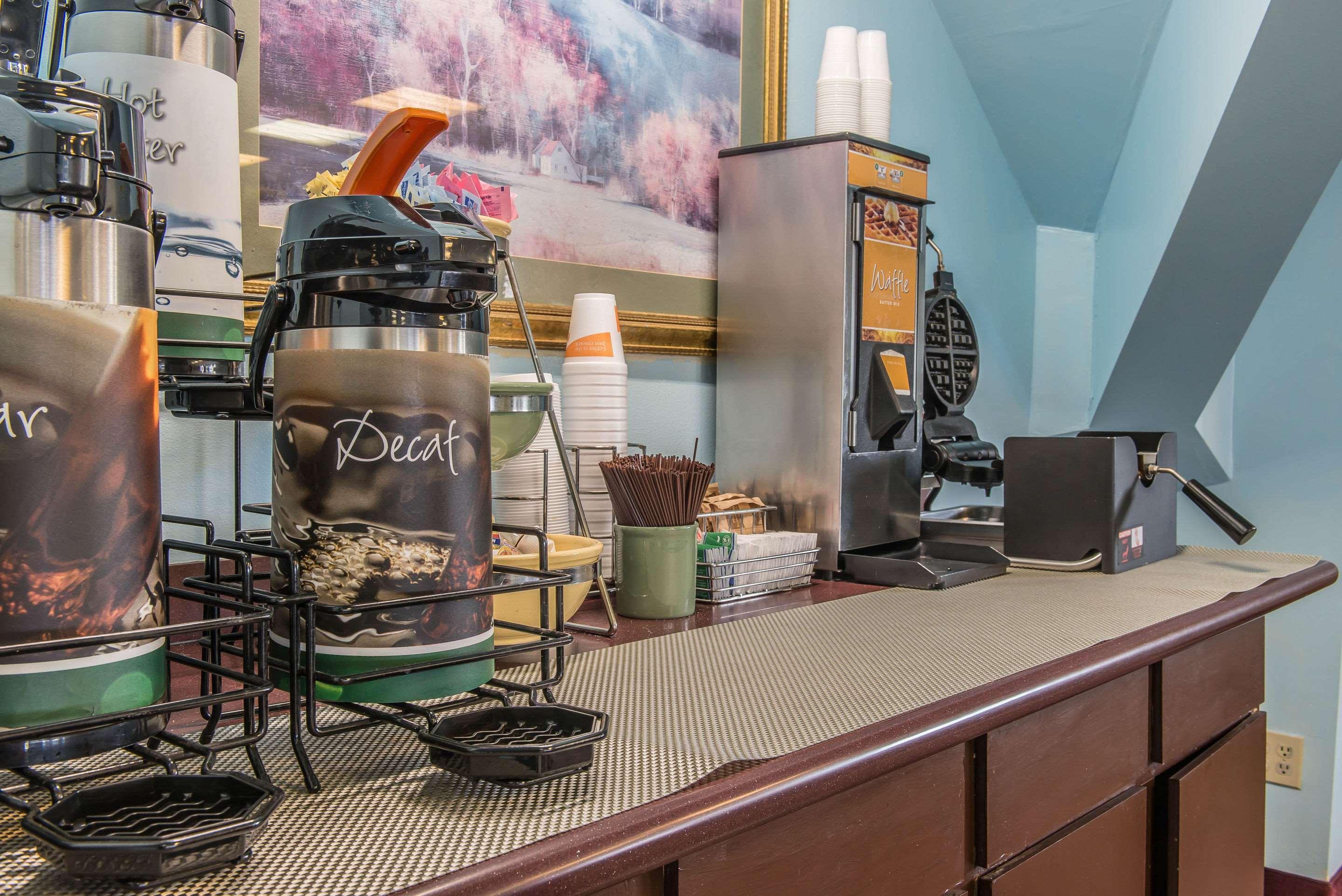 Rodeway Inn Brookville Bagian luar foto