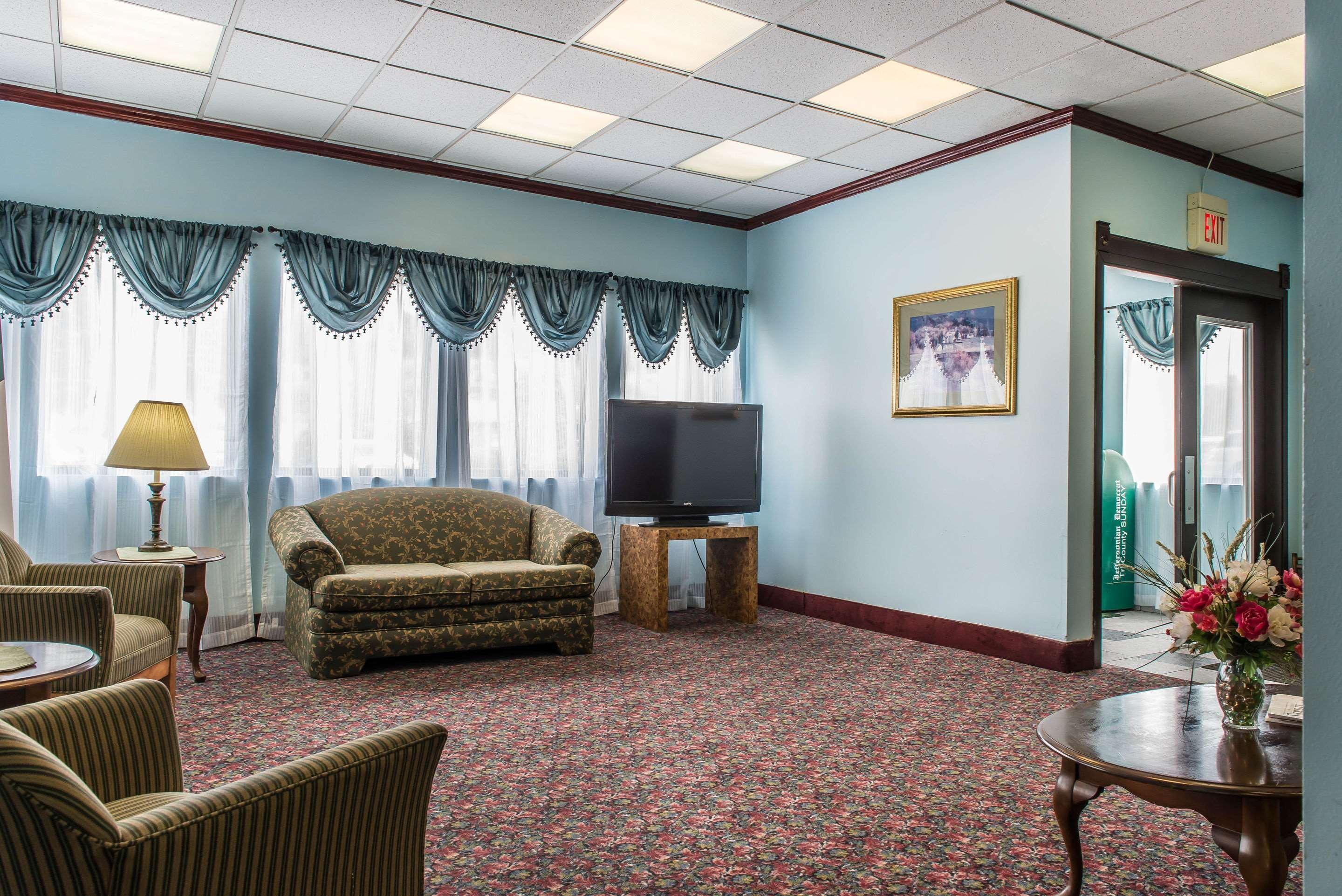 Rodeway Inn Brookville Bagian luar foto