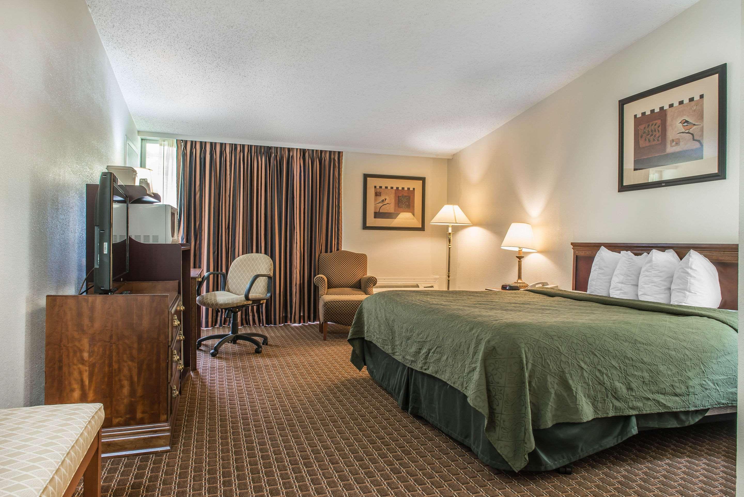 Rodeway Inn Brookville Bagian luar foto