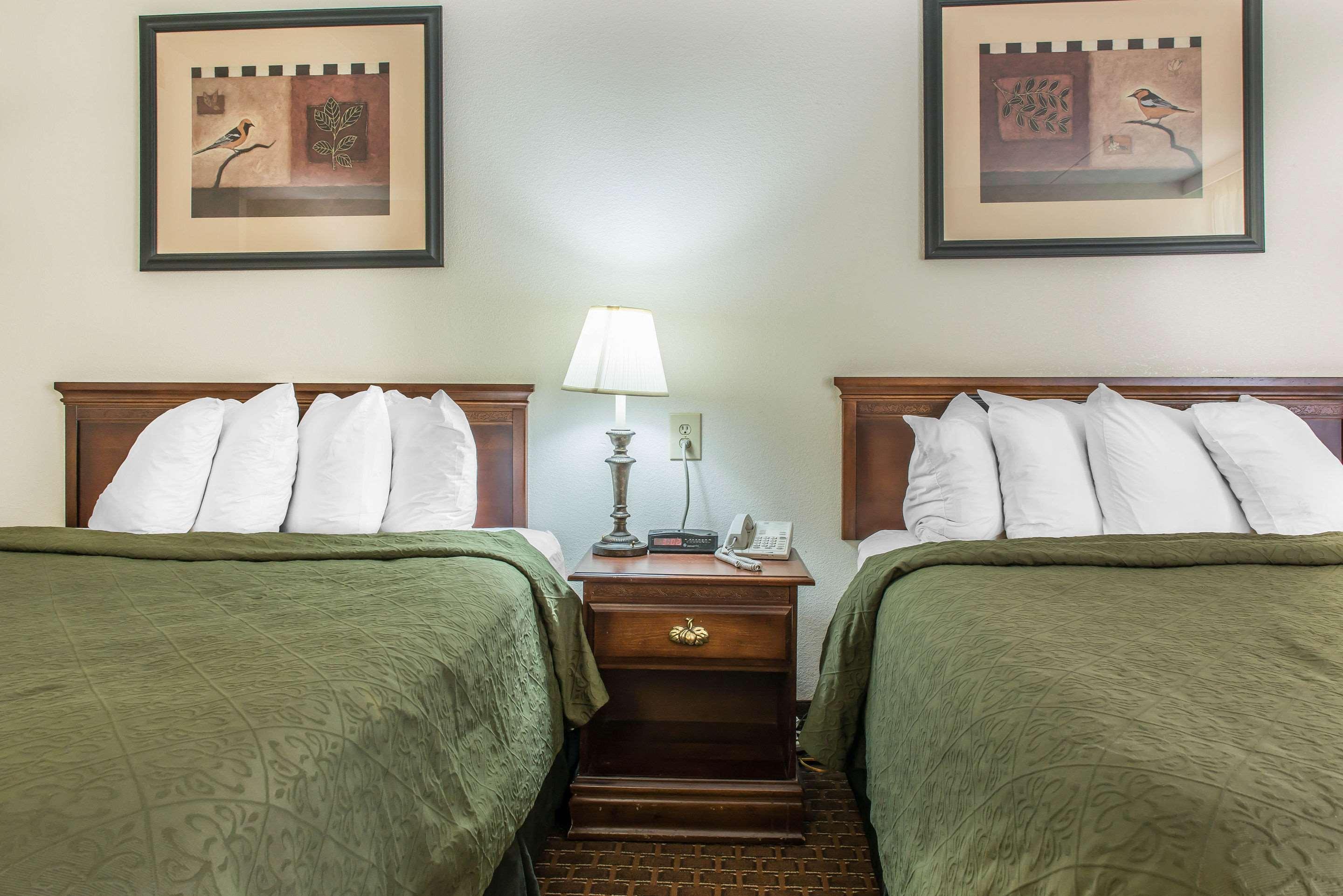 Rodeway Inn Brookville Bagian luar foto