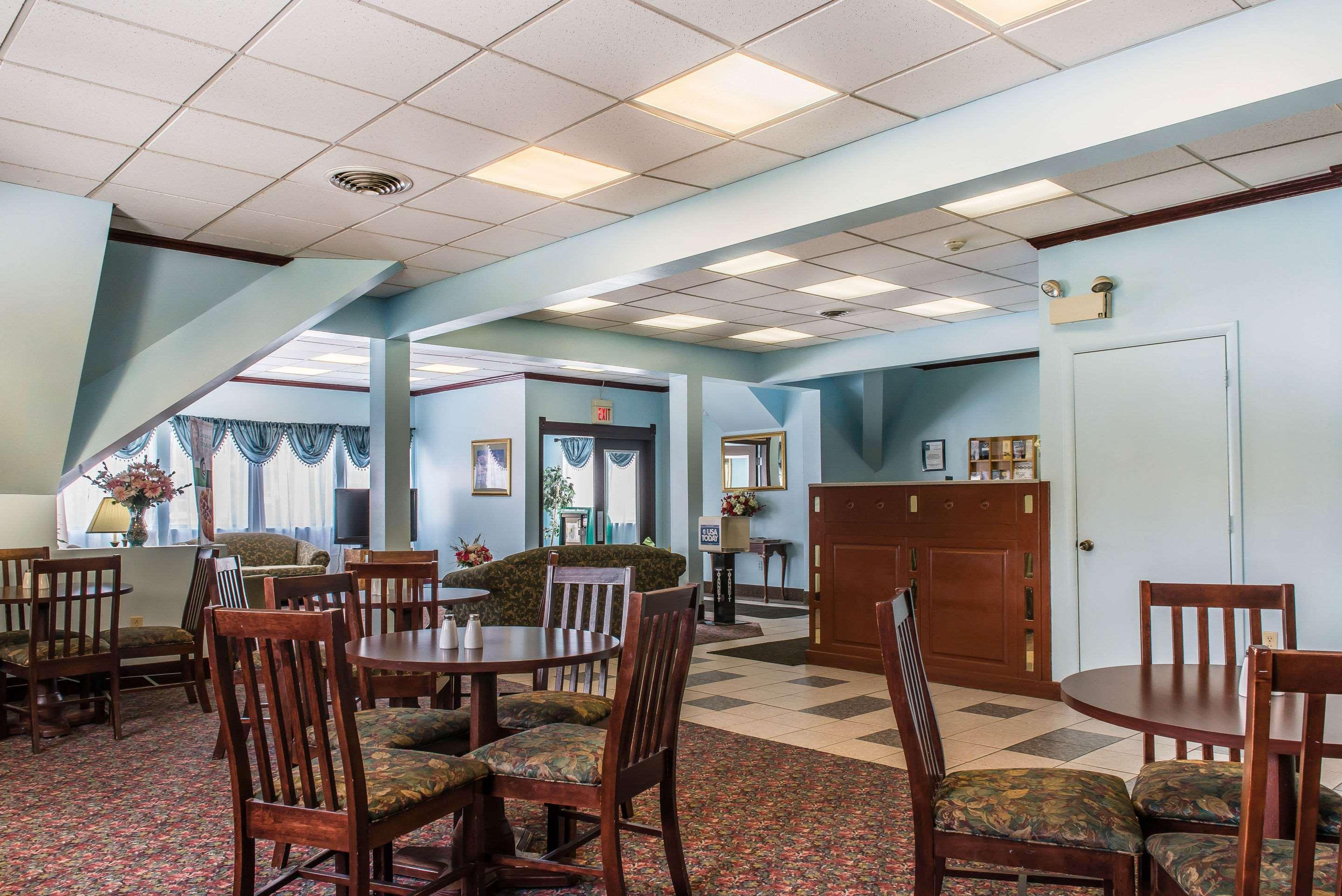 Rodeway Inn Brookville Bagian luar foto